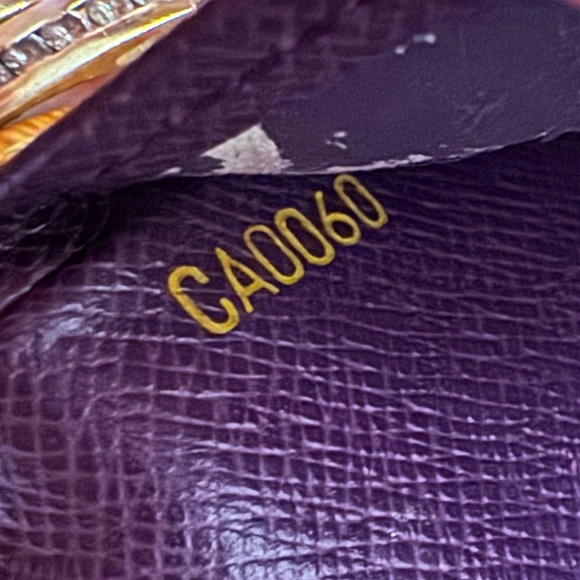 LOUIS VUITTON Yellow Epi leather Wallet international - Picture 9 of 9